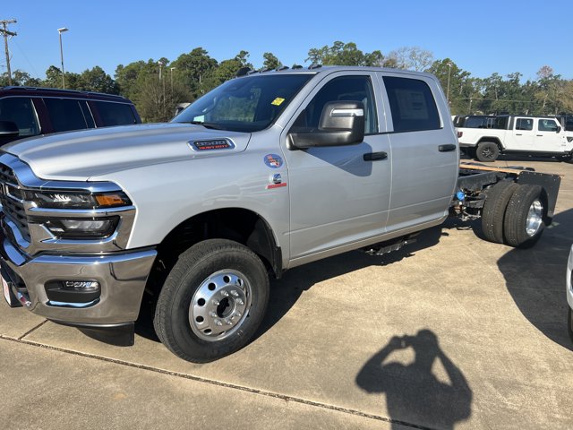 2026 Ram 3500 Tradesman photo 2