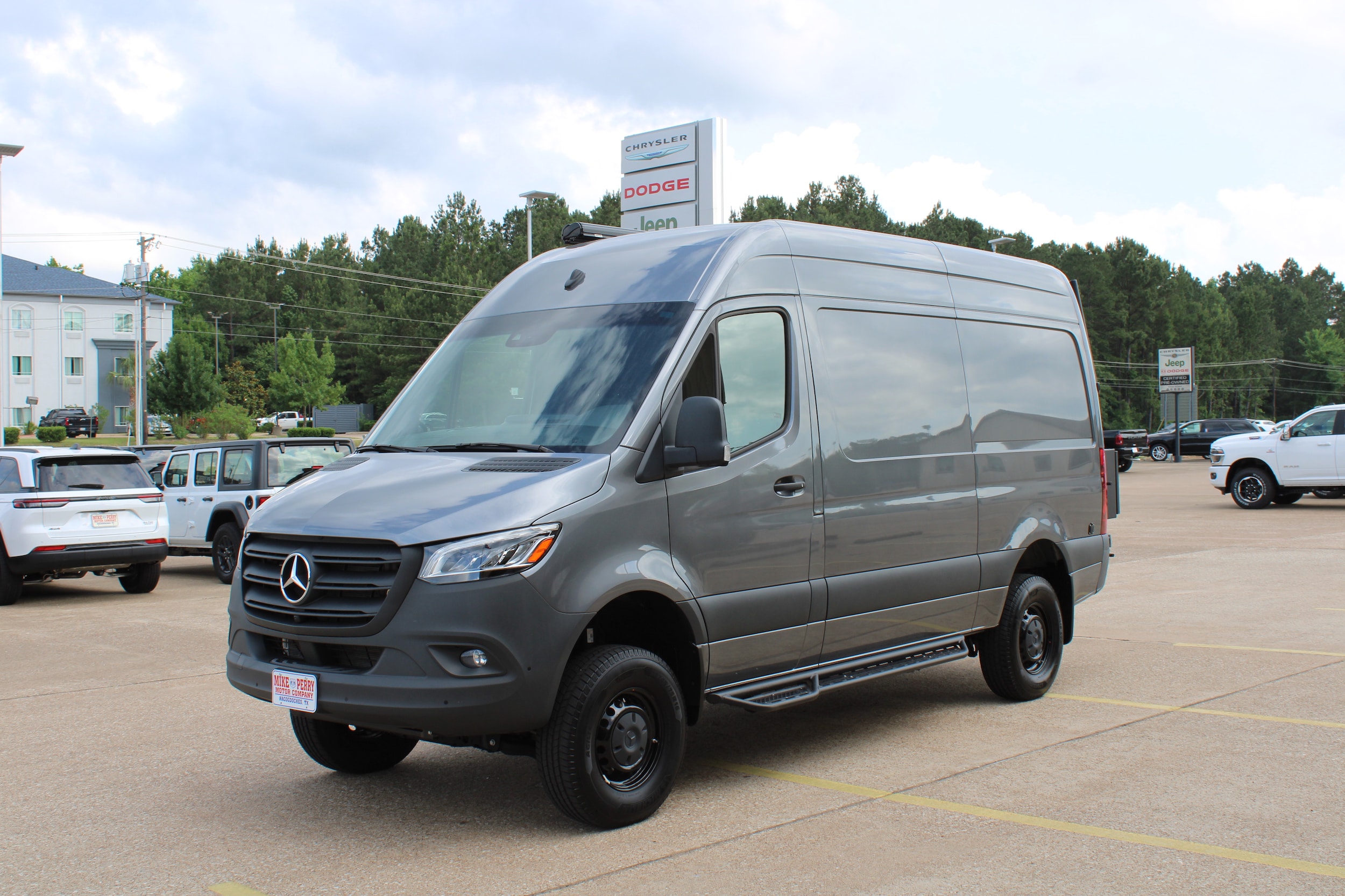 2023 Mercedes-Benz Sprinter 2500 144 WB 4x4's photo