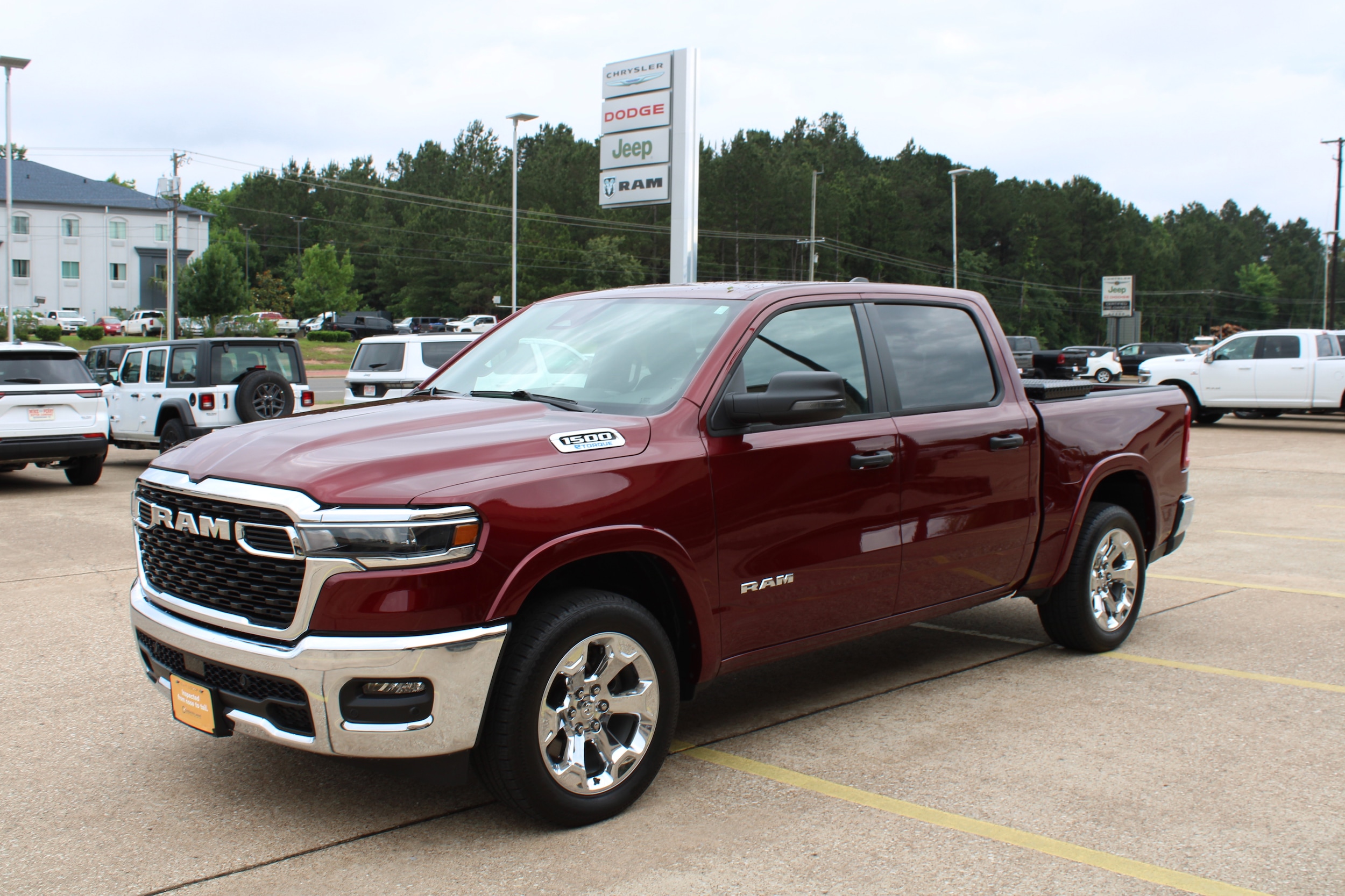2025 RAM 1500 Big Horn/Lone Star 4x4 Crew Cab 5'7's photo