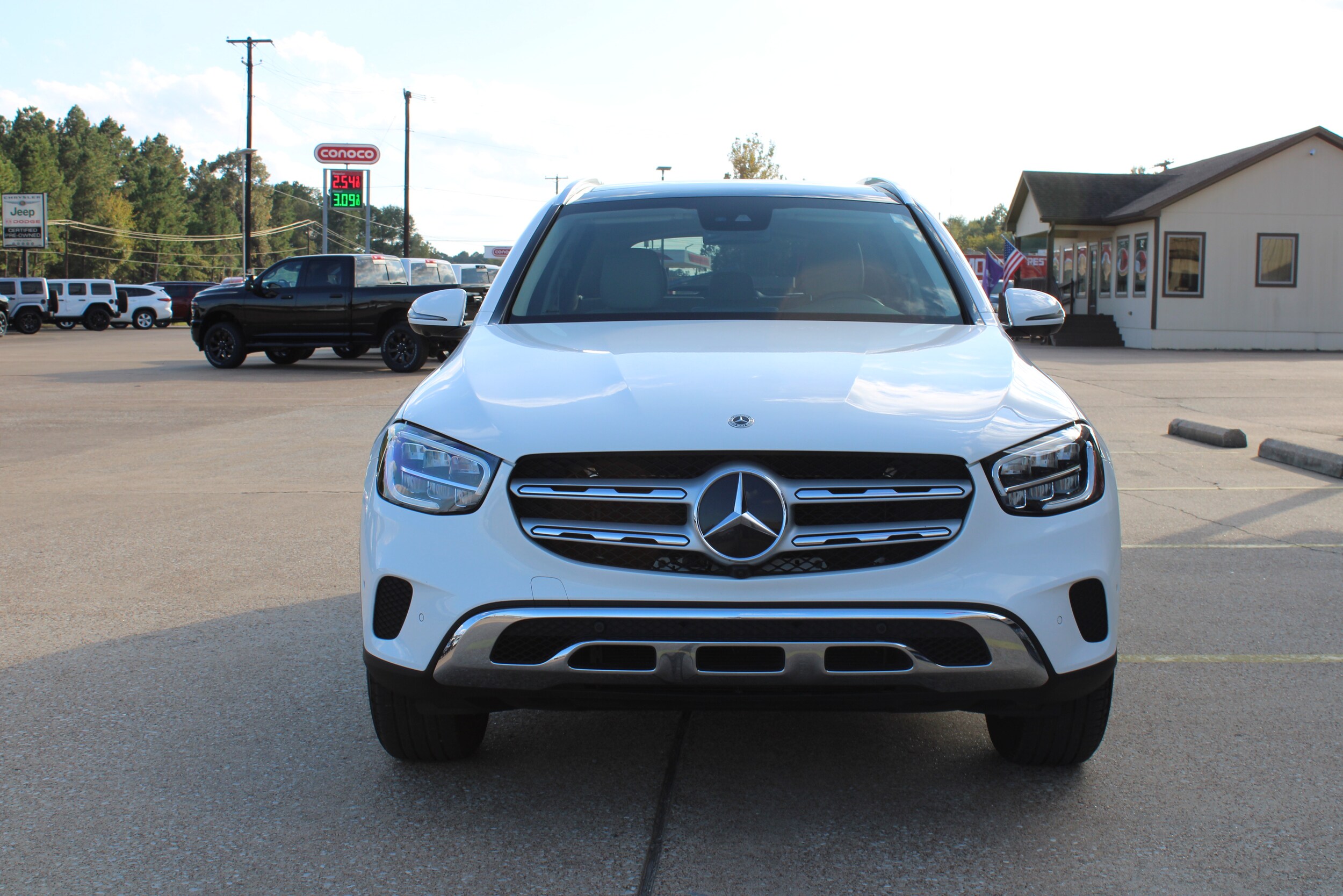 2022 Mercedes Benz GLC 300 photo 3