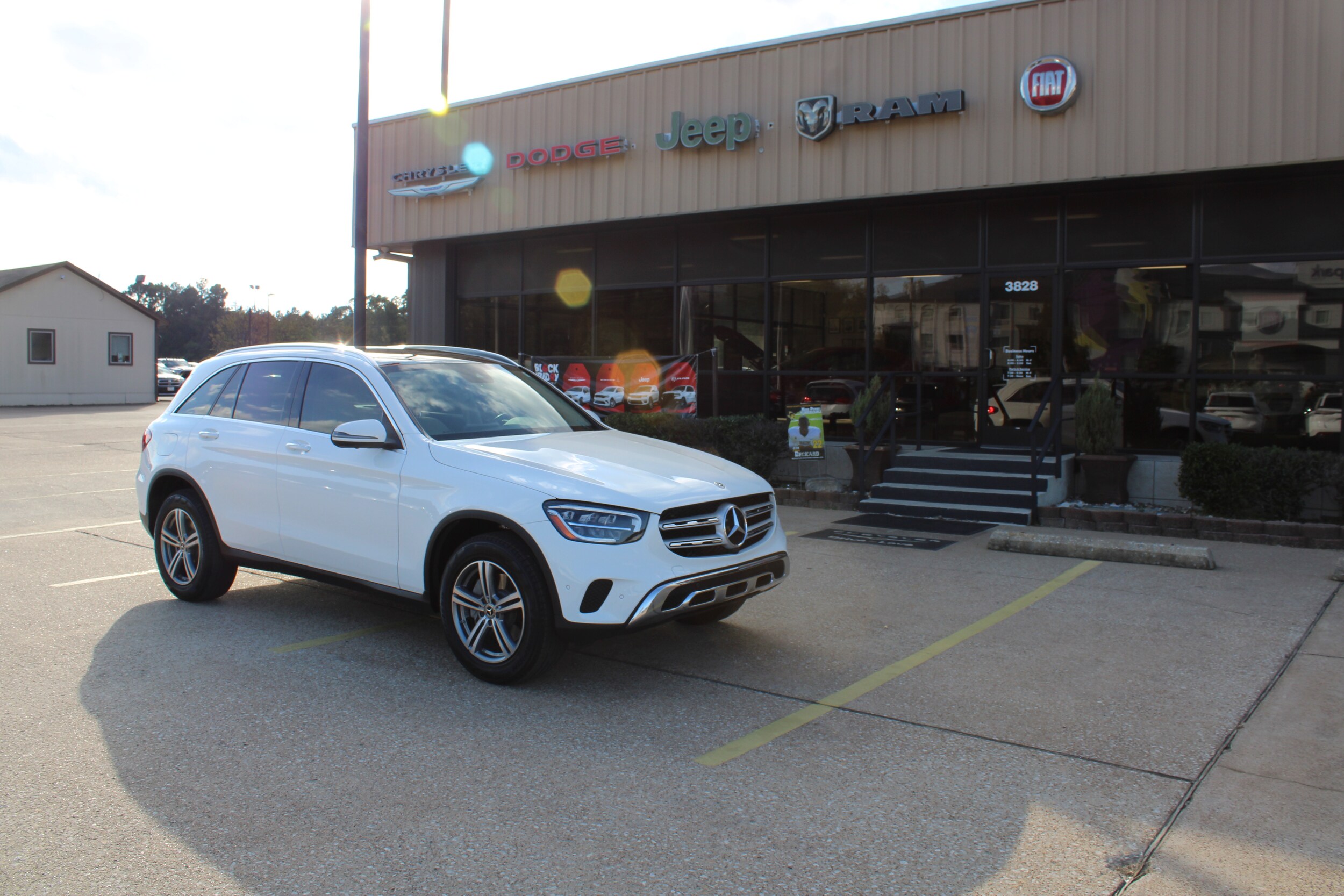 2022 Mercedes Benz GLC 300 photo 4