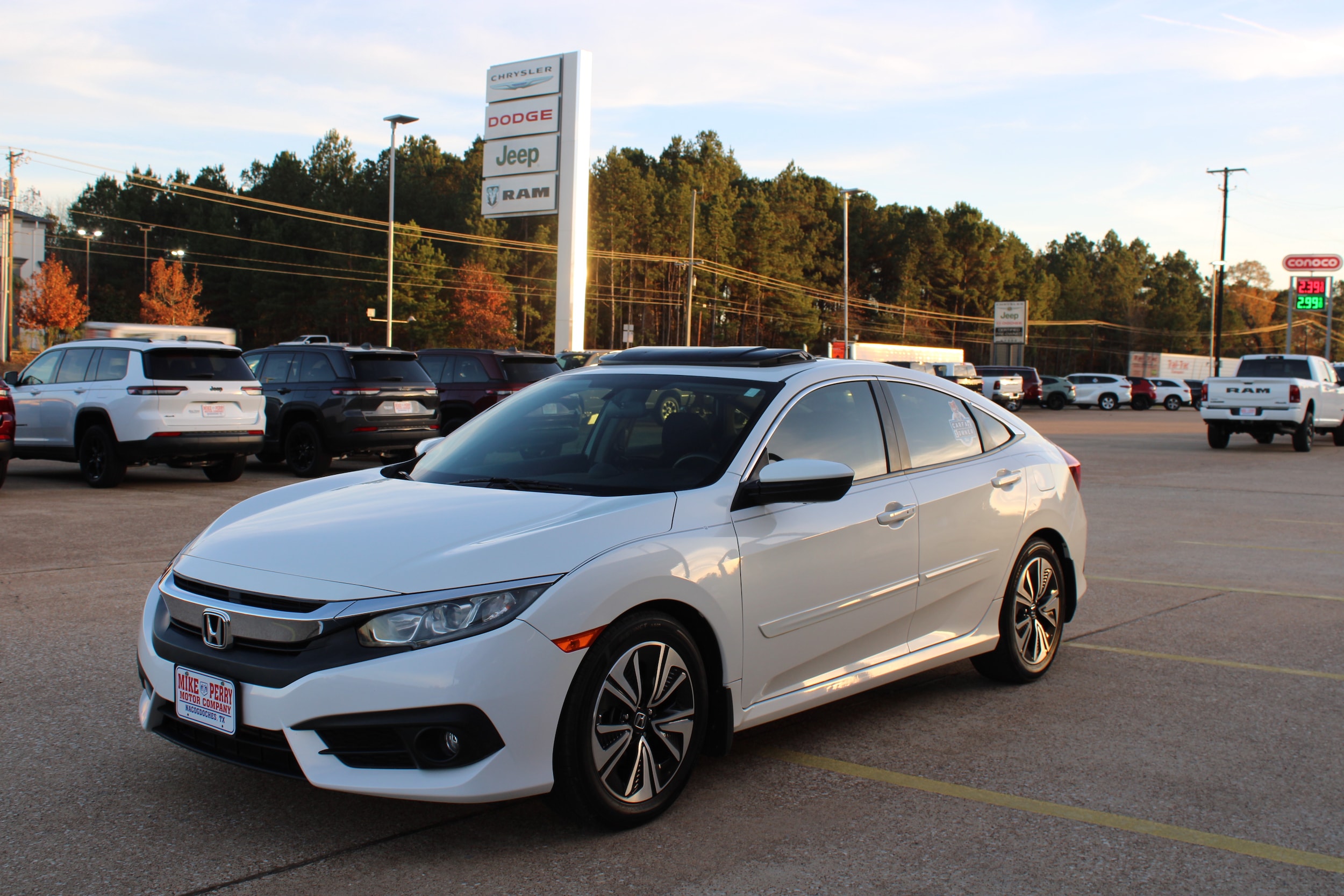 2018 Honda Civic EX-T's photo