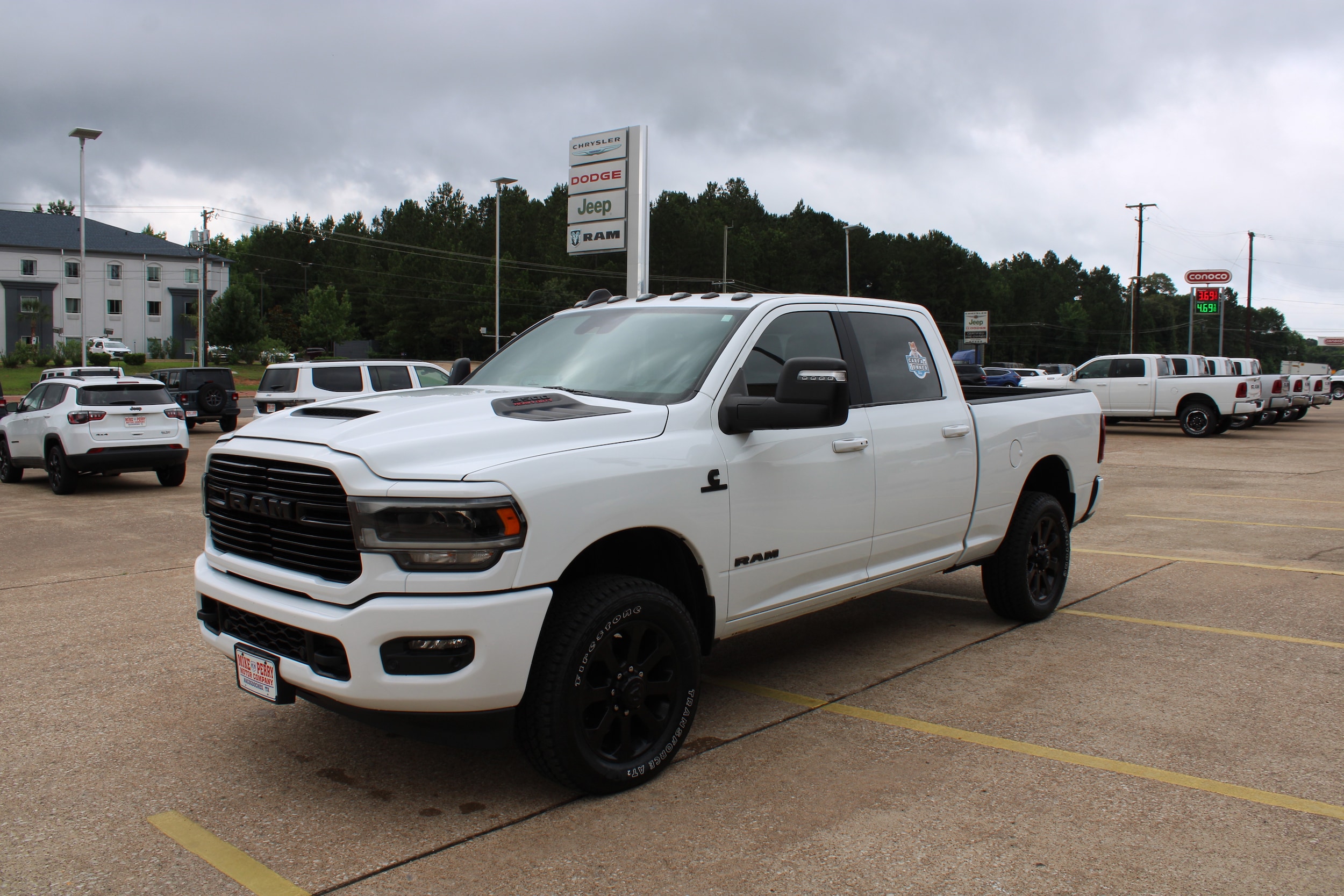 2023 RAM 3500 Laramie 4X4 Crew Cab SWB's photo