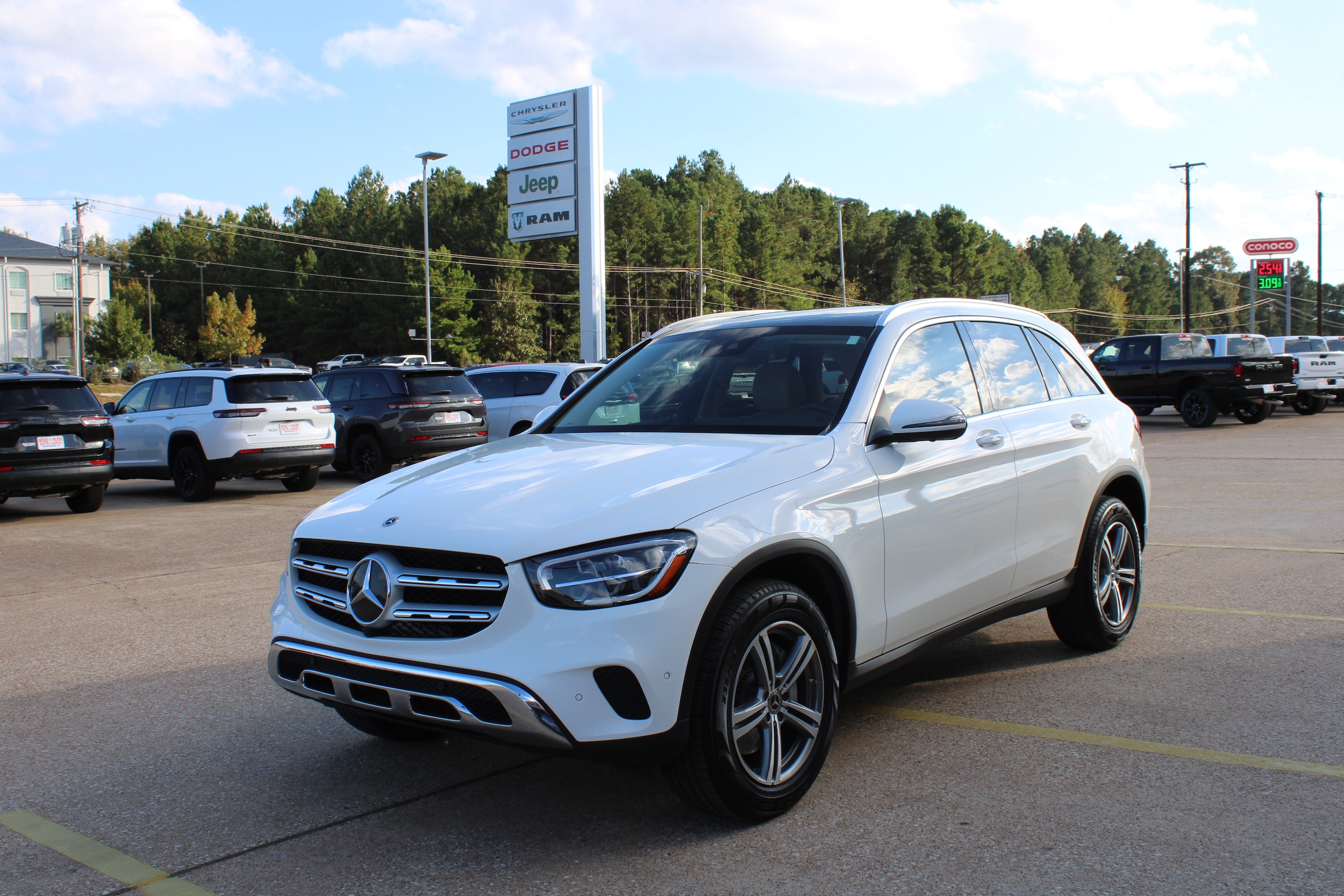 2022 Mercedes-Benz GLC GLC300's photo