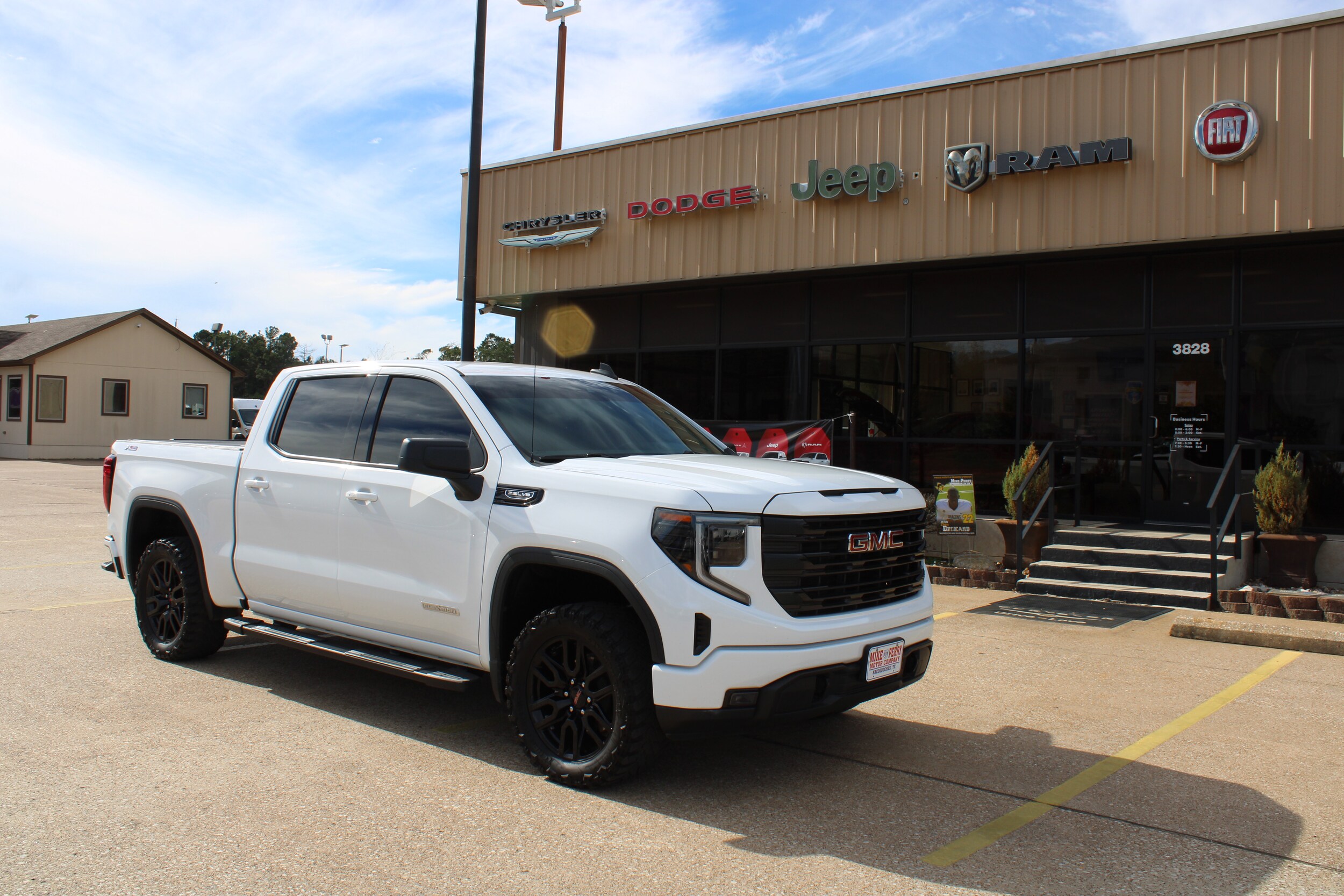 2024 Gmc Sierra 1500 Elevation photo 3