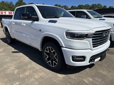 2026 Ram 1500 LARAMIE CREW CAB 4X4 5'7 BOX Pickup