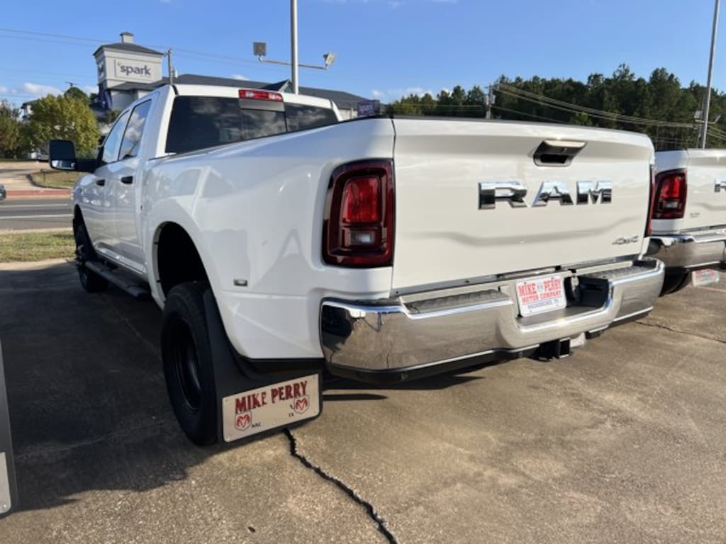 New 2026 Ram 3500 TRADESMAN CREW CAB 4X4 8' BOX Pickup
