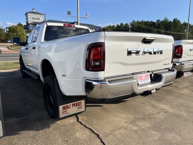 2026 Ram 3500 Tradesman photo 4