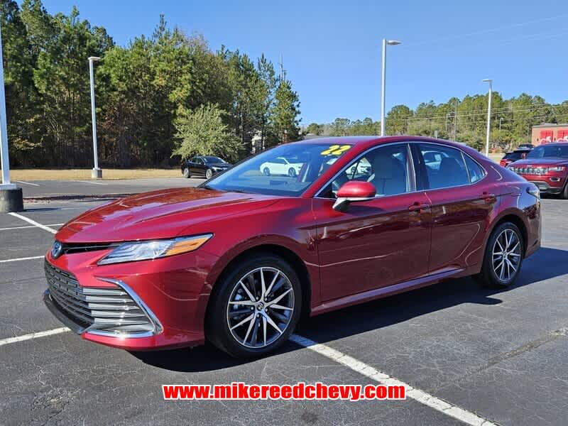 2022 Toyota Camry Hybrid XLE photo 3