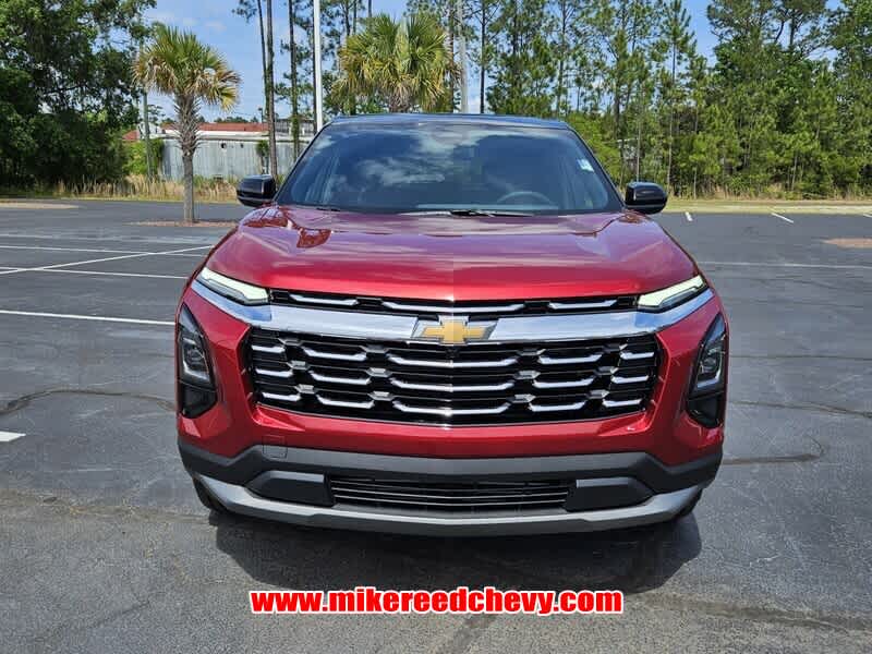 2025 Chevrolet Equinox LT photo 2