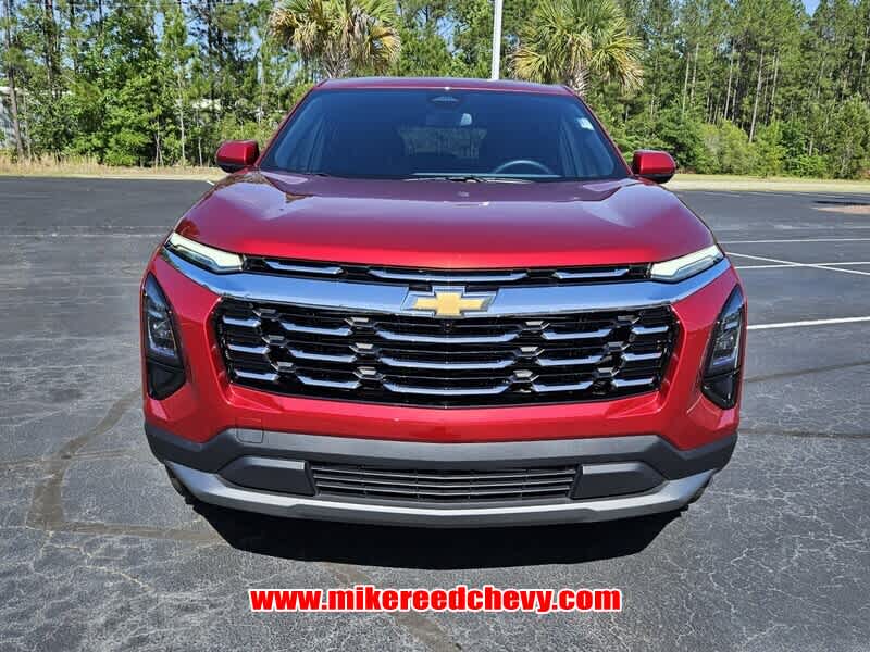 2025 Chevrolet Equinox LT photo 2