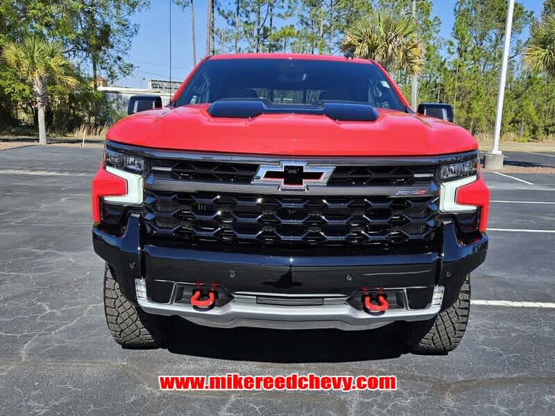 2025 Chevrolet Silverado 1500 ZR2 photo 2