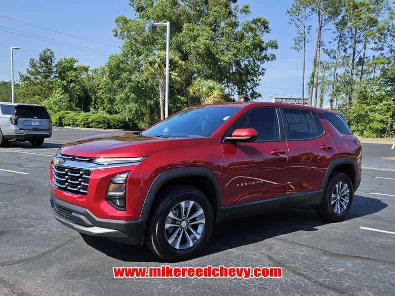 2025 Chevrolet Equinox LT photo 3