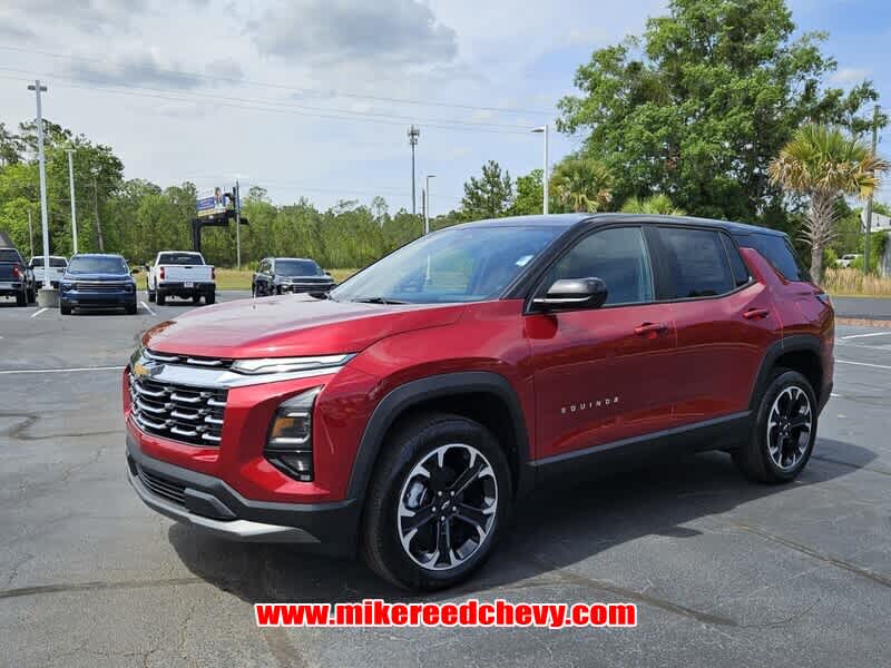 2025 Chevrolet Equinox LT photo 3