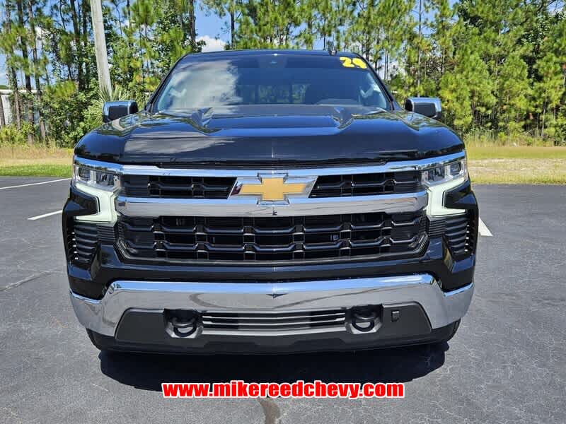 2024 Chevrolet Silverado 1500 LT photo 2