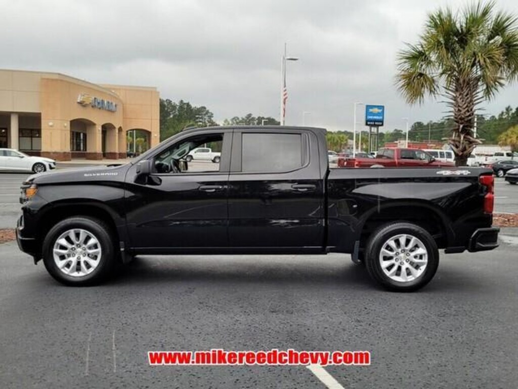 Used 2022 Chevrolet Silverado 1500 4WD Crew Cab 147 Custom Crew Cab Pickup