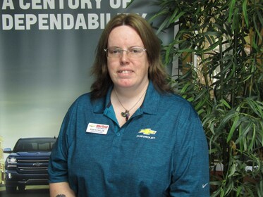 Staff member Robyn Taylor from ID_5e9f5f61f27e