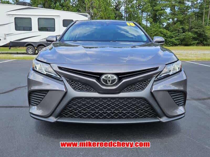 Used 2018 Toyota Camry SE with VIN 4T1B11HK8JU581173 for sale in Hinesville, GA