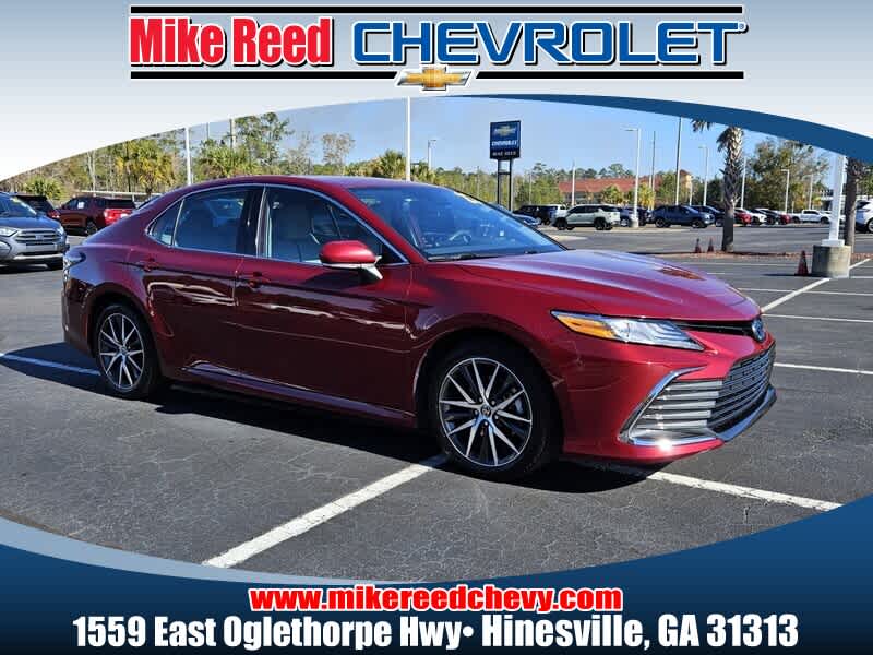 2022 Toyota Camry Hybrid XLE