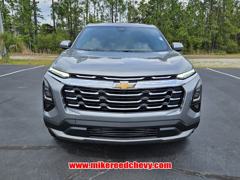 2025 Chevrolet Equinox LT photo 2