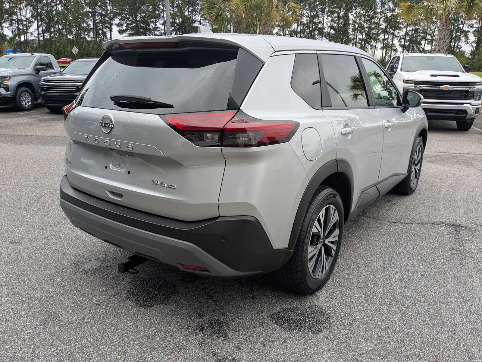 2023 Nissan Rogue SV photo 4