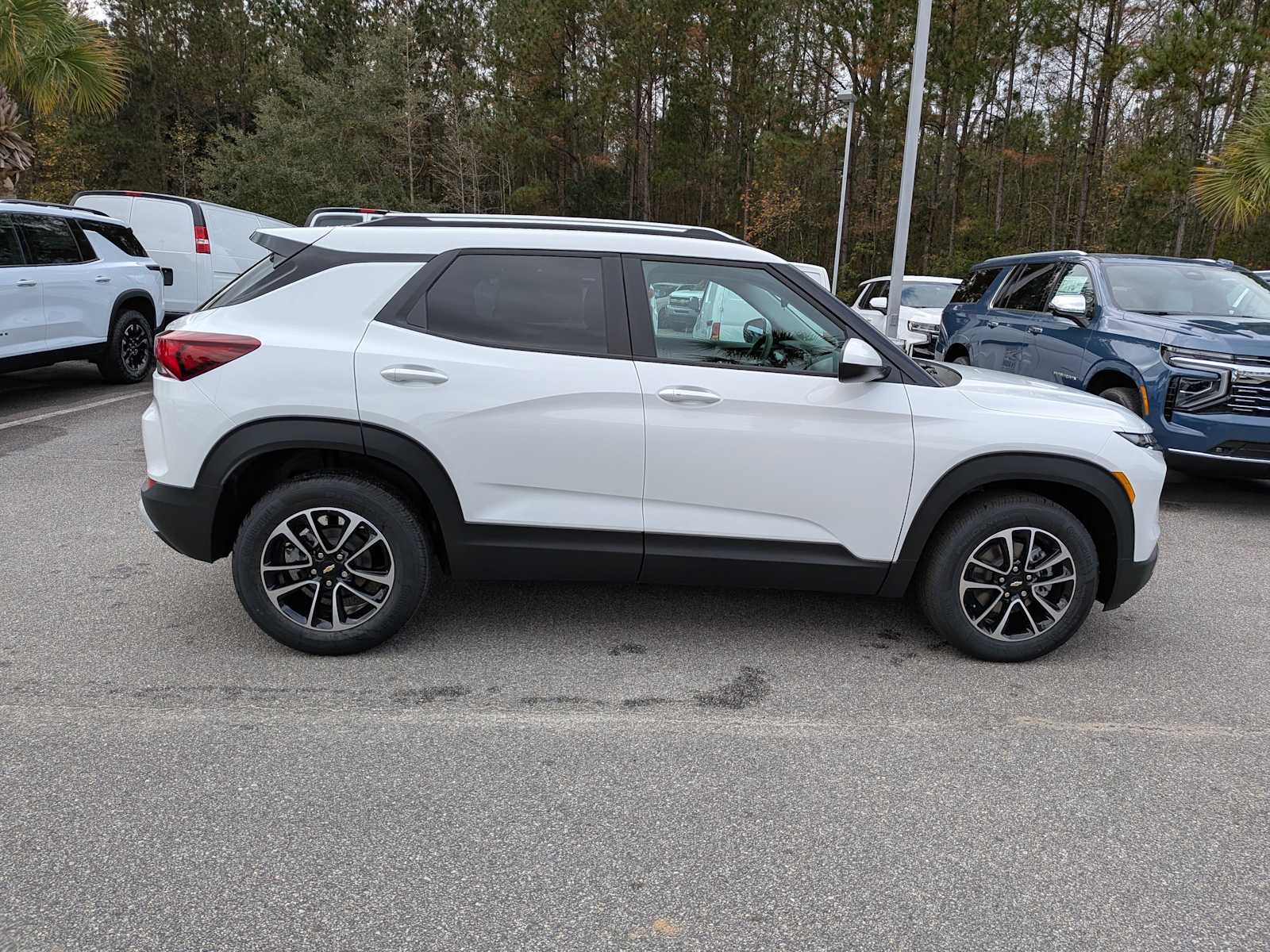2026 Chevrolet Trailblazer LT photo 3