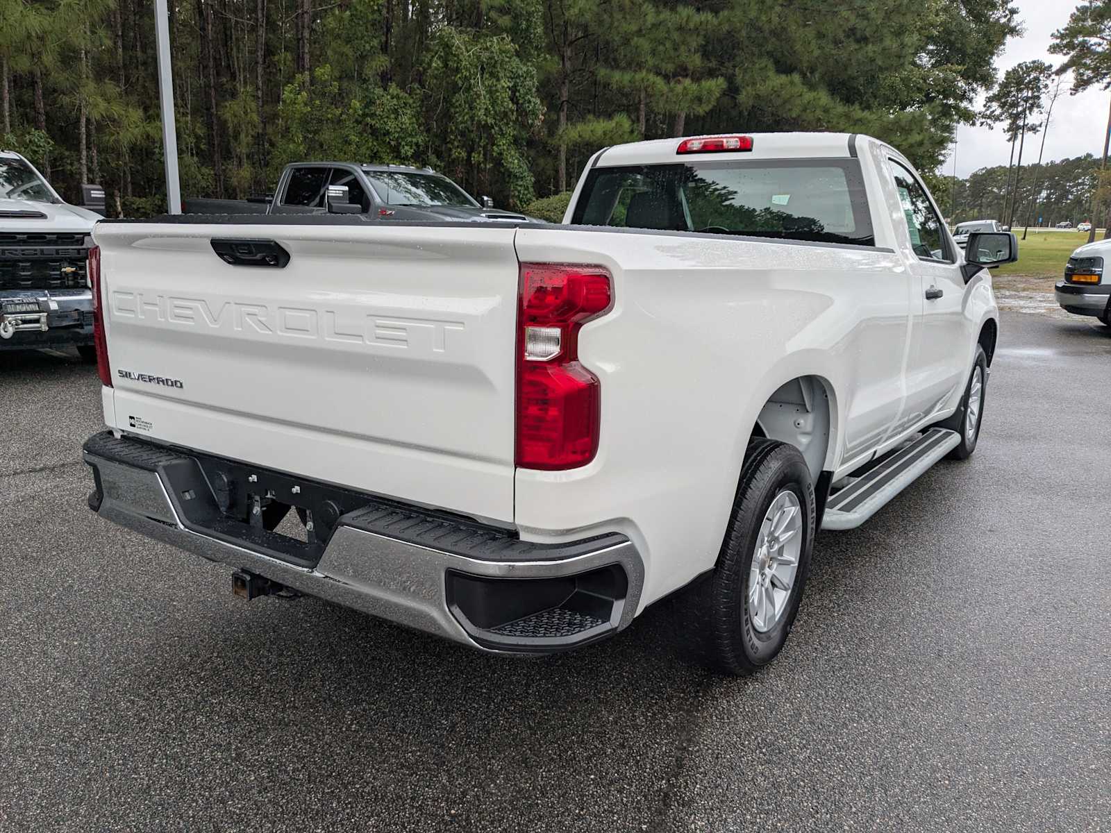 2024 Chevrolet Silverado 1500 photo 3