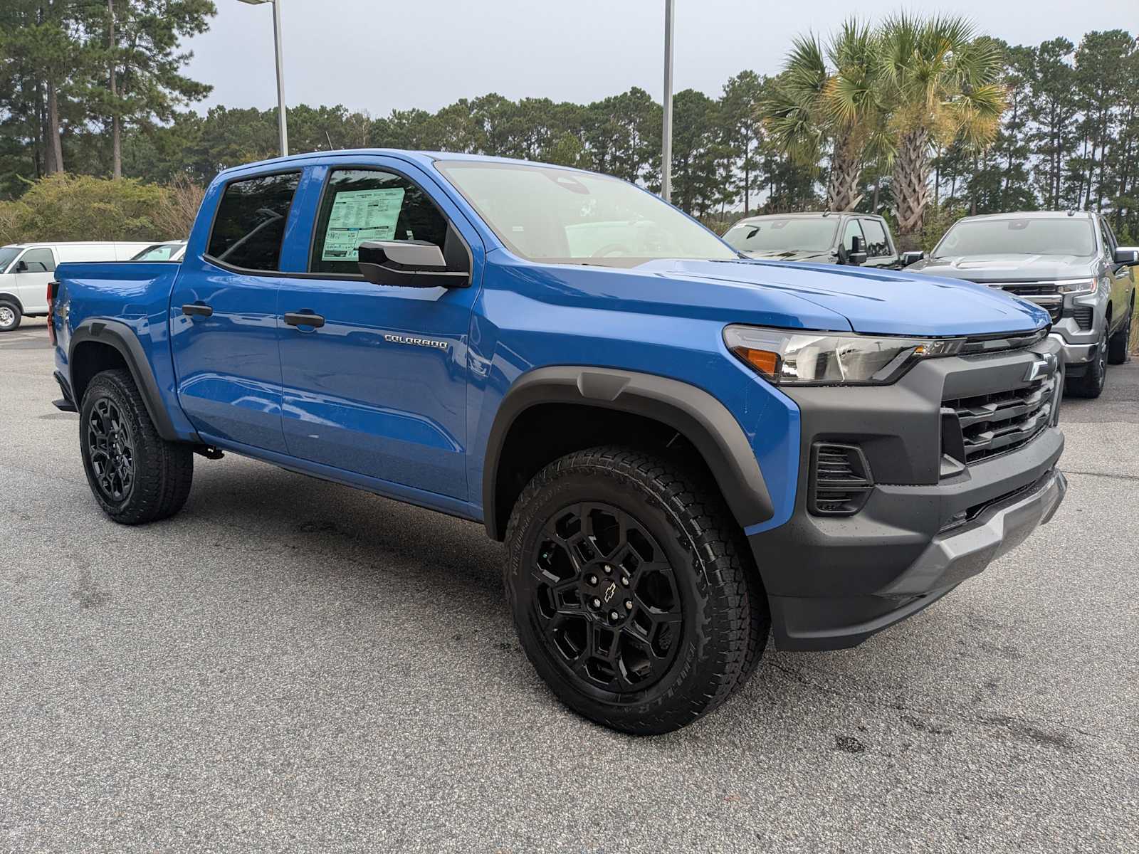 2026 Chevrolet Colorado Trail Boss photo 2