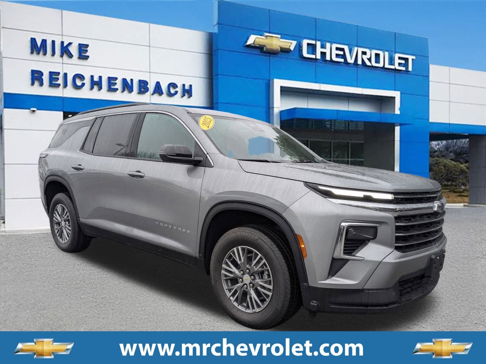 2025 Chevrolet Traverse LT