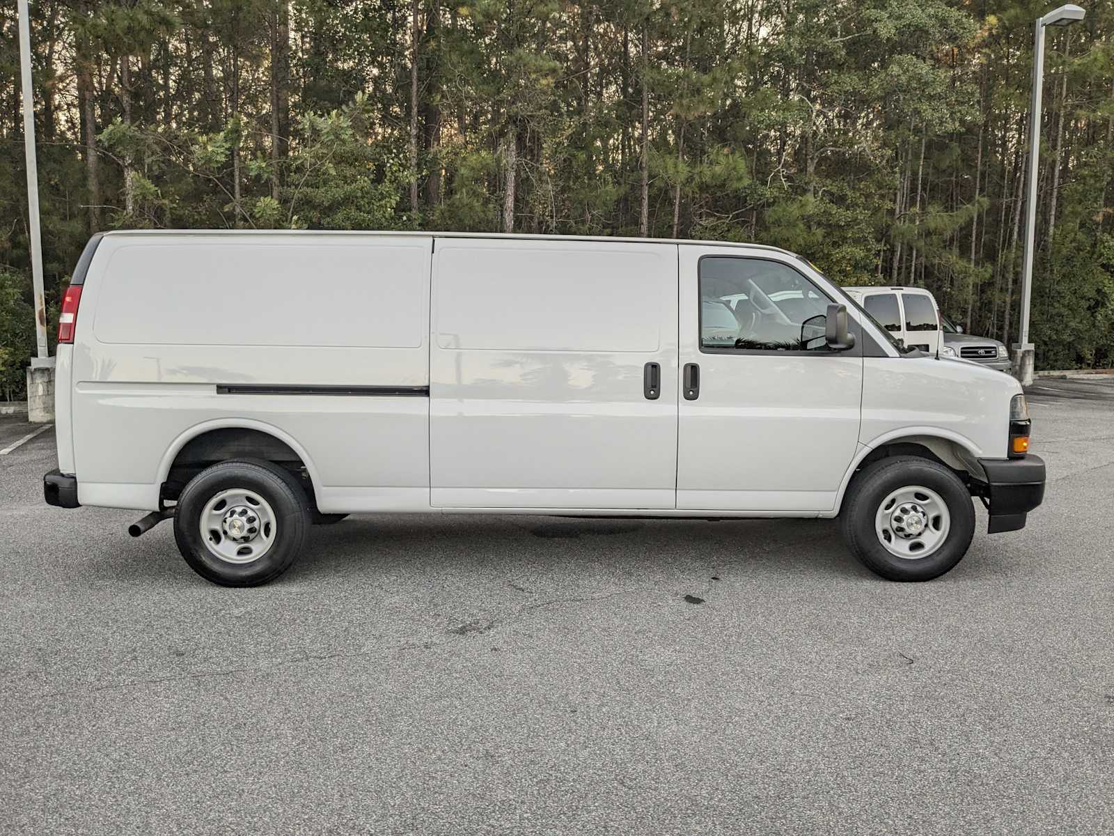 2023 Chevrolet Express 2500 Cargo Van photo 3