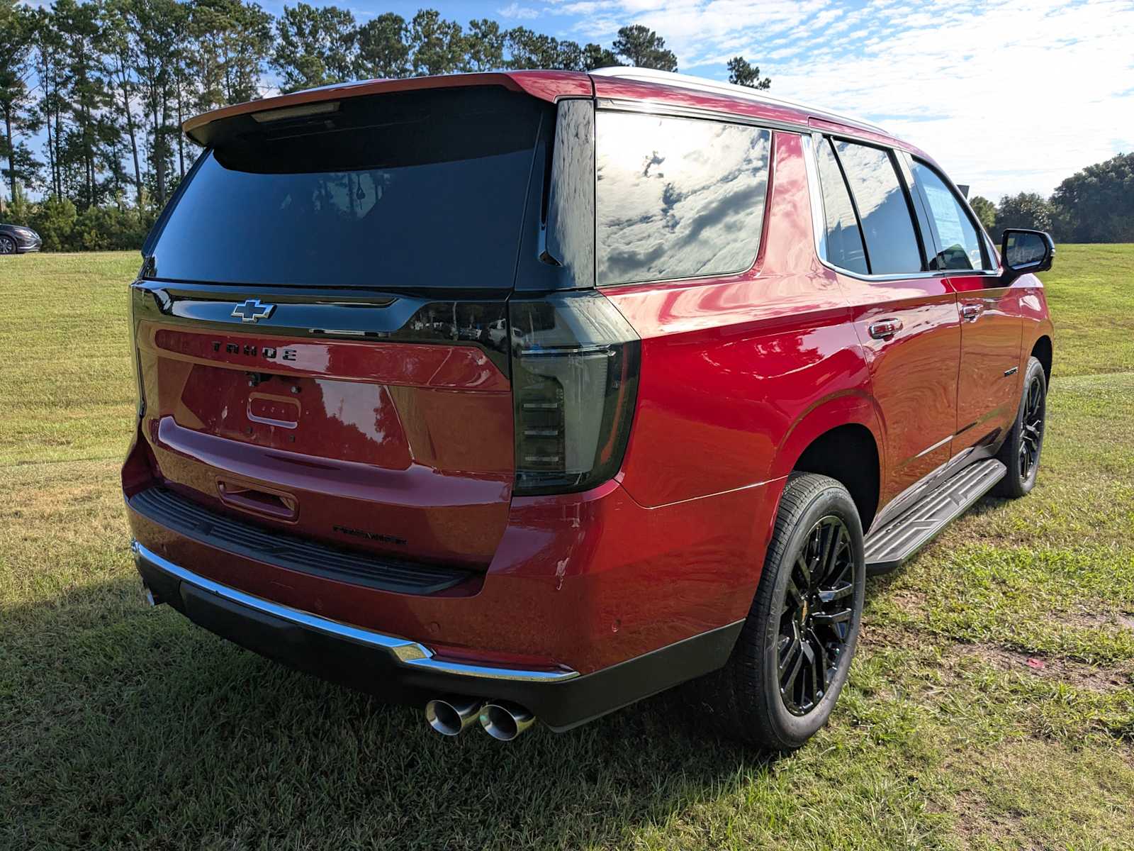 2026 Chevrolet Suburban Premier photo 4