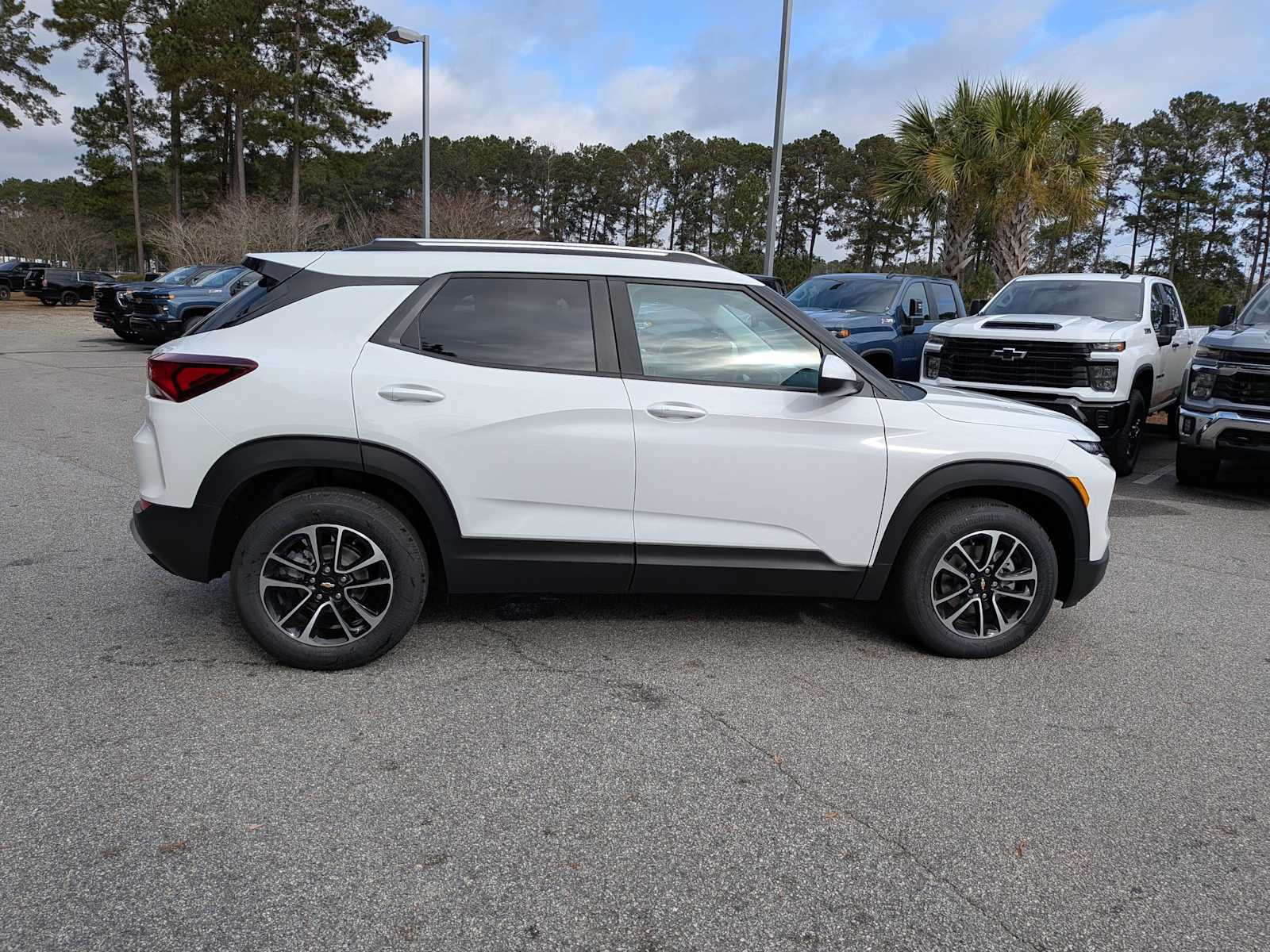 2026 Chevrolet Trailblazer LT photo 3
