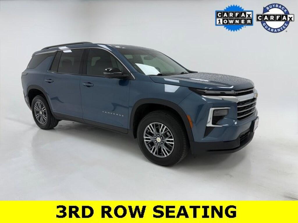 Used 2025 Chevrolet Traverse LT SUV