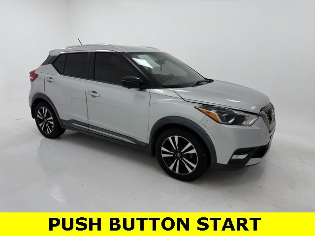 2018 Nissan Kicks SR's photo