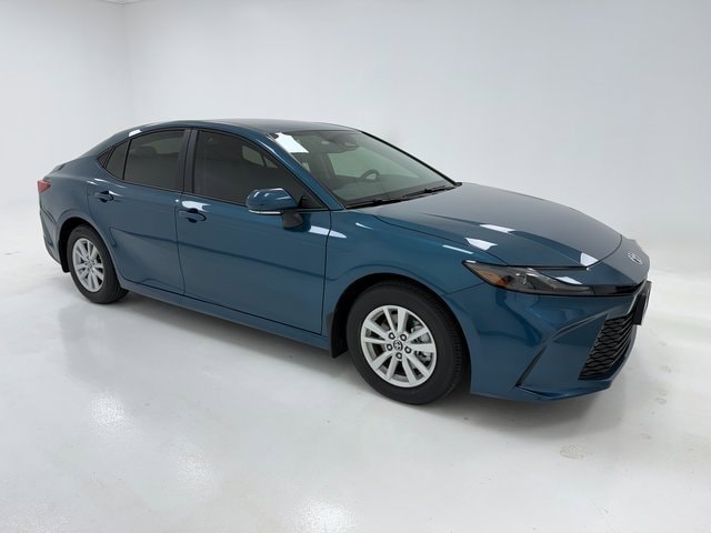 2026 Toyota Camry LE's photo