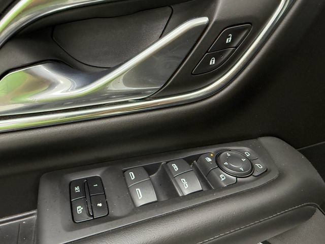 2023 Chevrolet Suburban Z71 - Photo 30