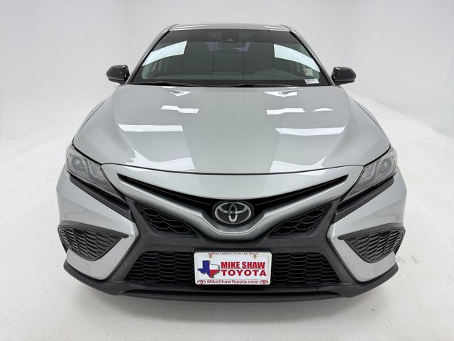2021 Toyota Camry SE photo 2