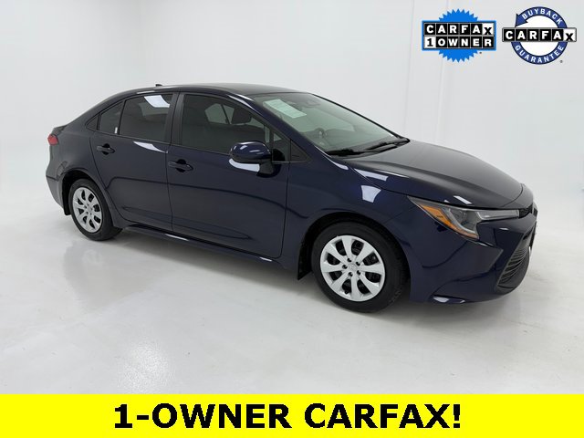 2025 Toyota Corolla LE's photo