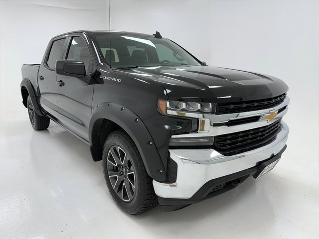 2020 Chevrolet Silverado 1500 LT photo 2