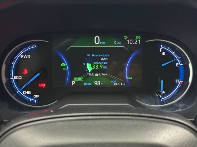 2025 Toyota RAV4 XLE - Photo 16