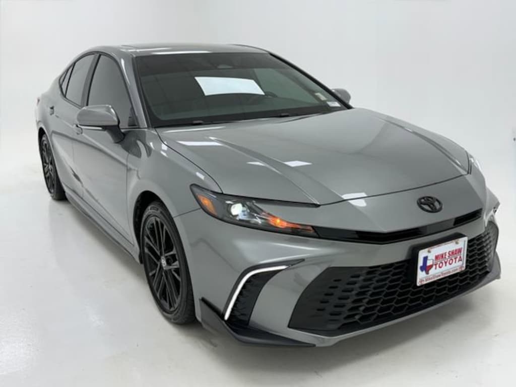 Used 2026 Toyota Camry SE Sedan