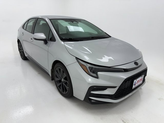 Used 2023 Toyota Corolla SE with VIN 5YFS4MCE0PP142618 for sale in Northfield, Minnesota