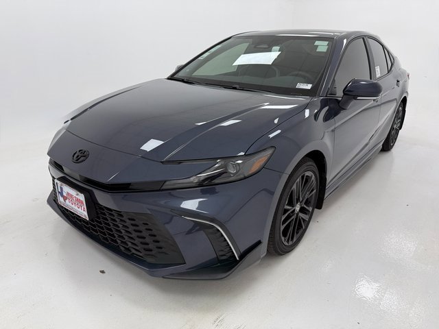 2026 Toyota Camry SE photo 4