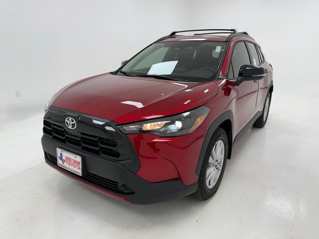 2026 Toyota Corolla Cross LE photo 4