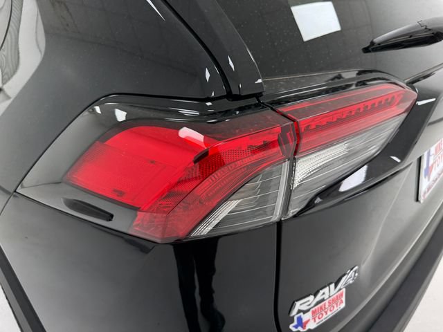 2025 Toyota RAV4 XLE - Photo 36