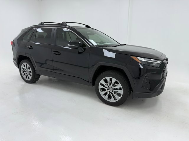 2025 Toyota RAV4 XLE Premium's photo
