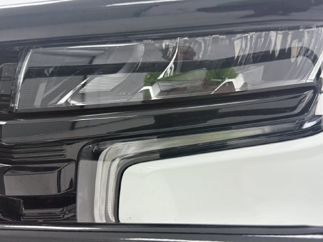 2023 Chevrolet Suburban Z71 - Photo 6