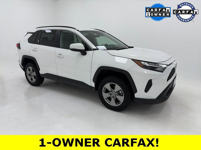 2024 Toyota RAV4 XLE's photo