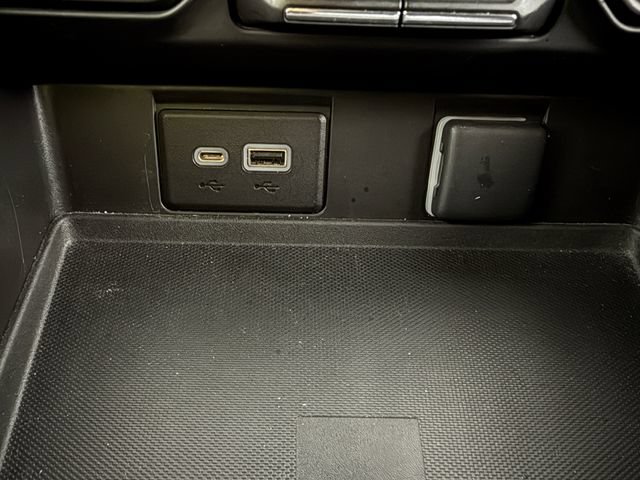 2023 Chevrolet Suburban Z71 - Photo 22