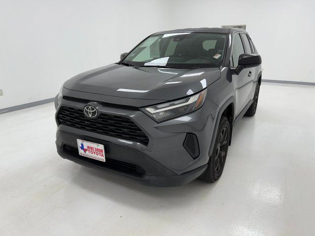 2023 Toyota RAV4 LE photo 3
